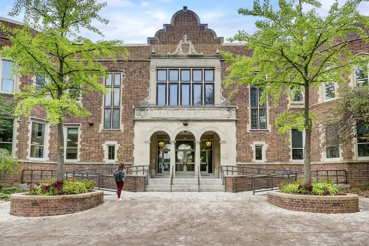 Shorewood Lake Bluff Elementary School