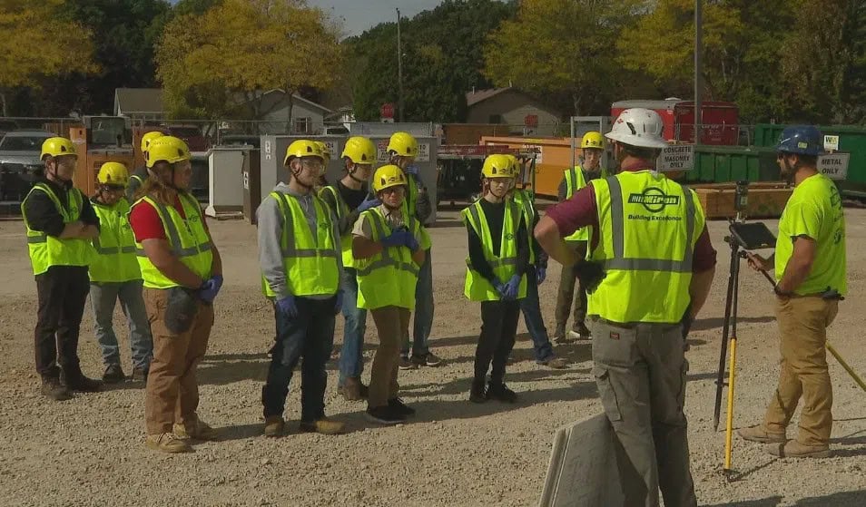 screenshot 2024 10 14 at 16 05 26 high school students get an up close look at the construction industry wtaq news talk 97.5 fm · 1360 am green bay wi