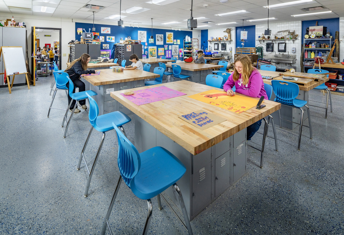 Southern Door County K-12 Middle School Art Classroom