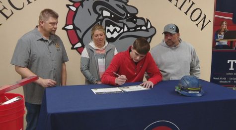 Miron Construction signing day highlights advantages of dually-enrolled apprentice program